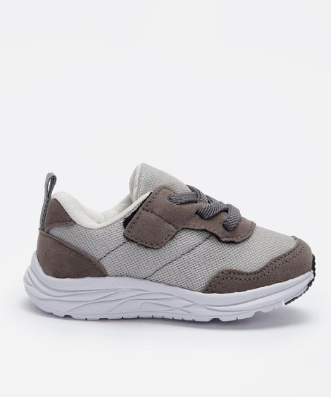 tênis esportivo infantil com recortes cinza