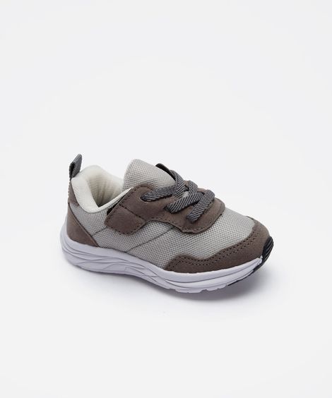 tênis esportivo infantil com recortes cinza