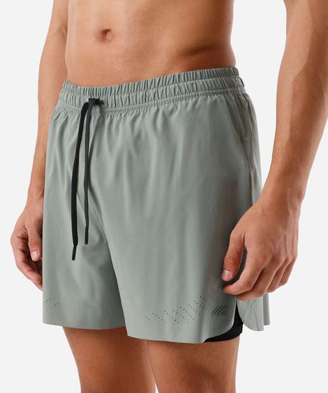 short masculino esportivo com compressão verde