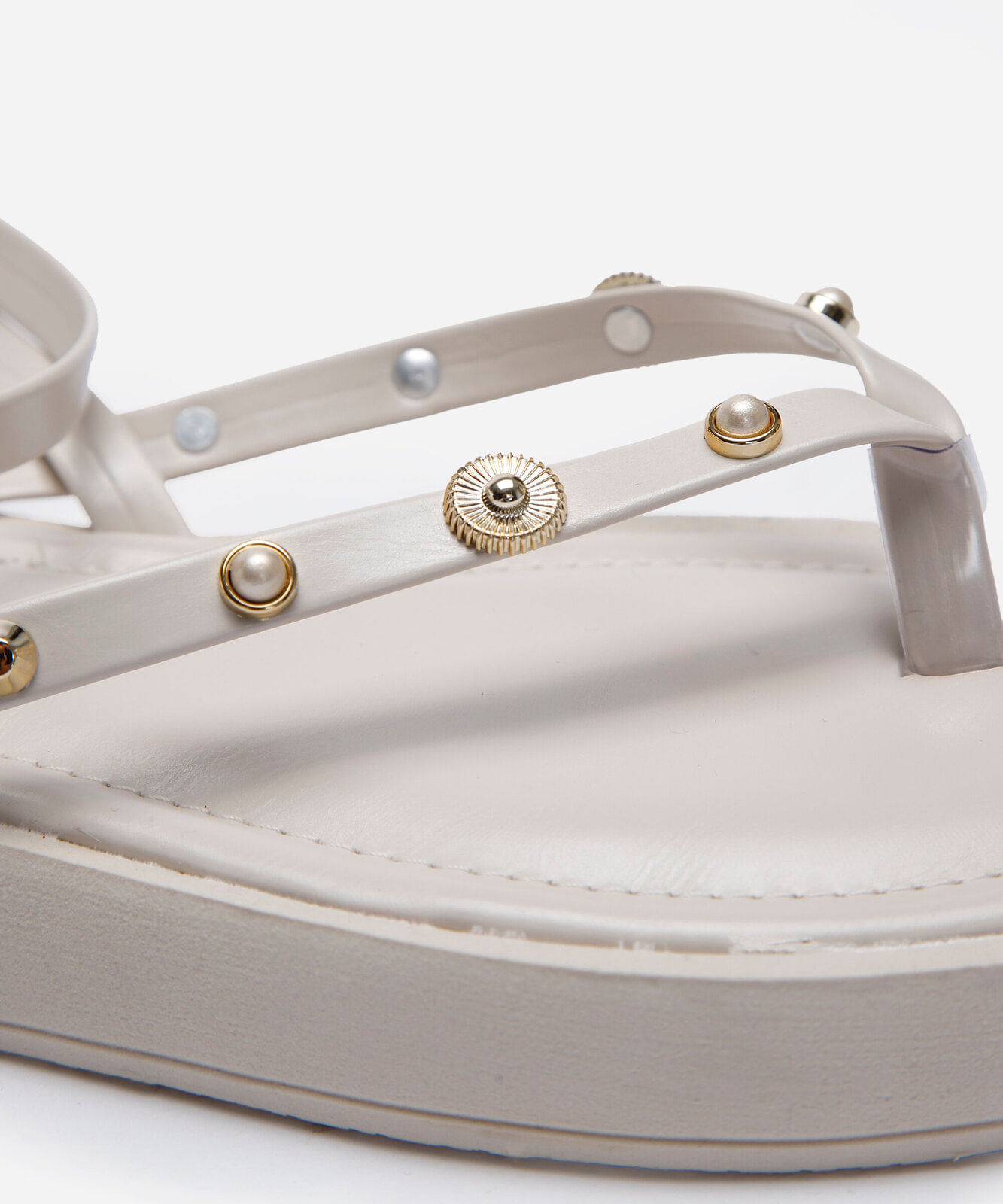 rasteirinha flatform com tachas off white