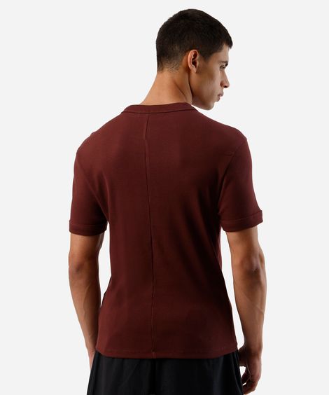 camiseta slim fit masculina de algodão manga curta canelada vinho