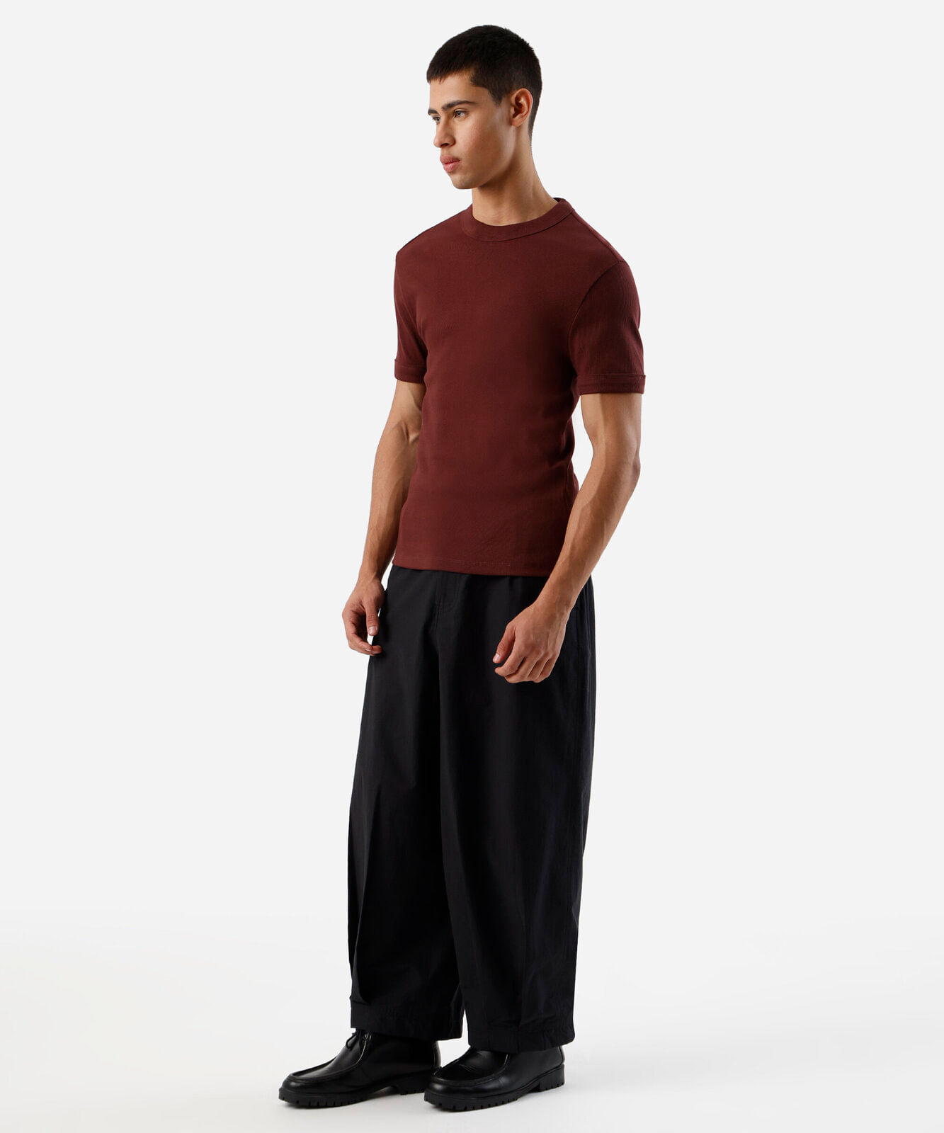 camiseta slim fit masculina de algodão manga curta canelada vinho