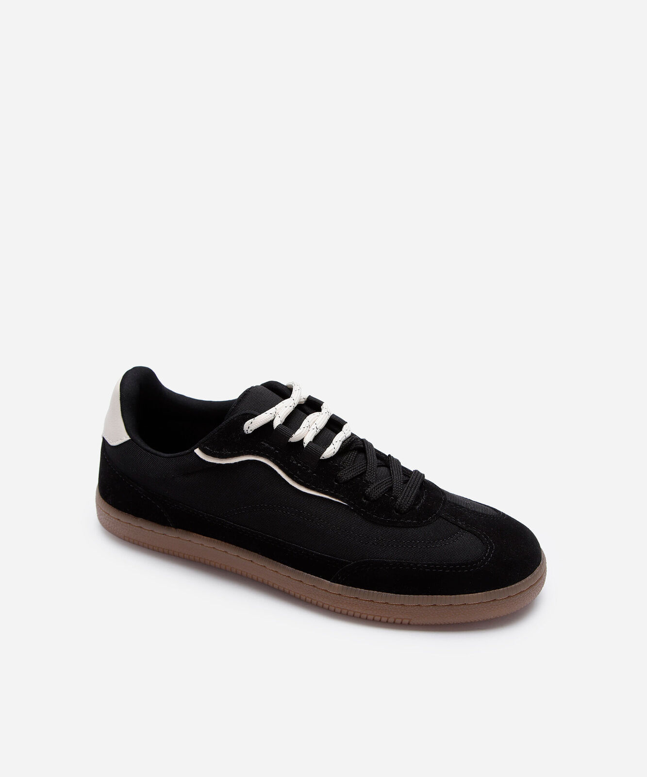 tênis casual com cadarço duplo preto