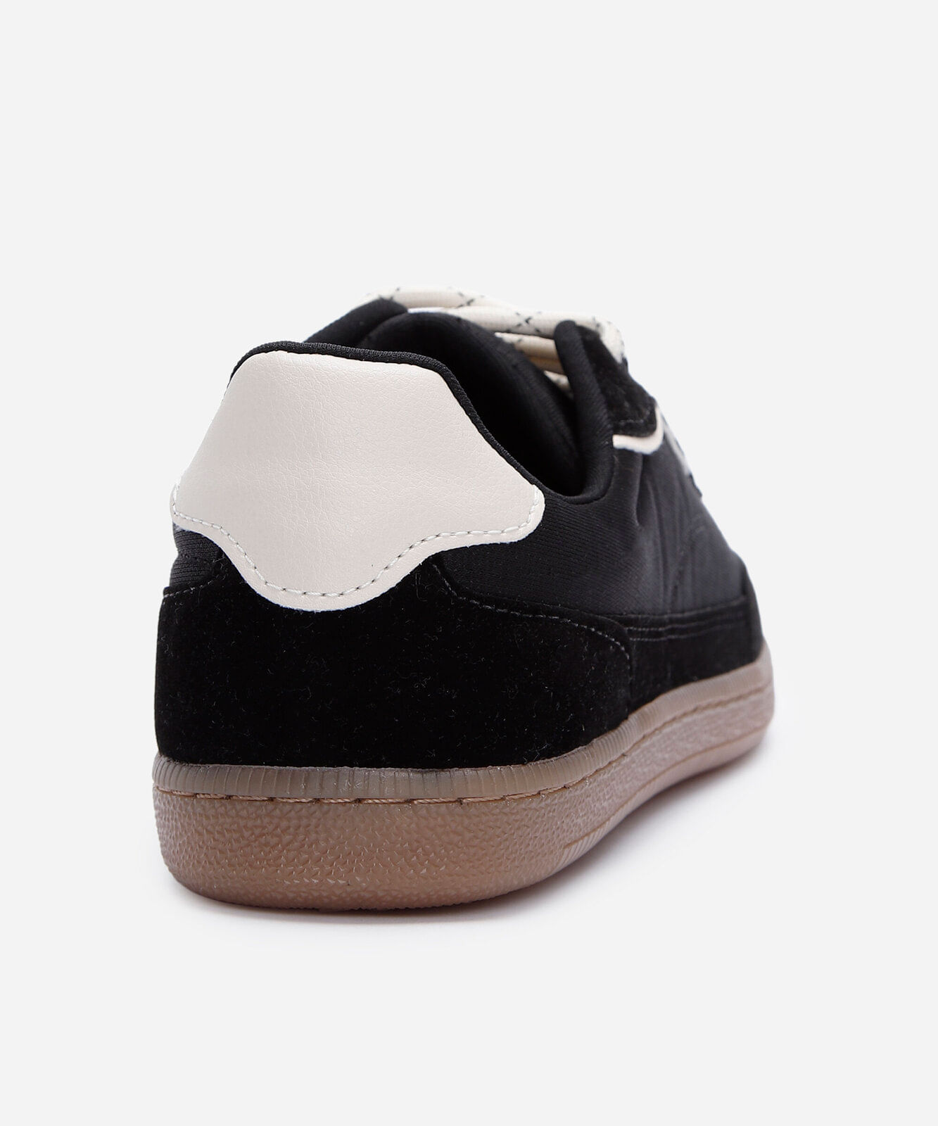 tênis casual com cadarço duplo preto