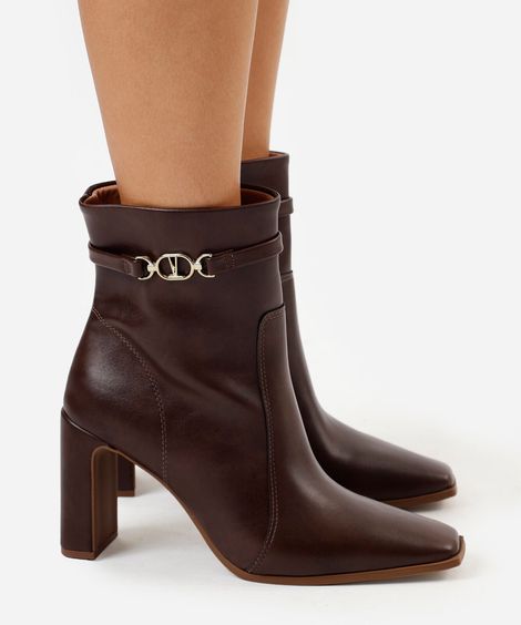 bota cano curto bico quadrado salto alto vizzano marrom
