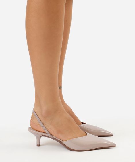 scarpin slingback bico fino salto baixo bege