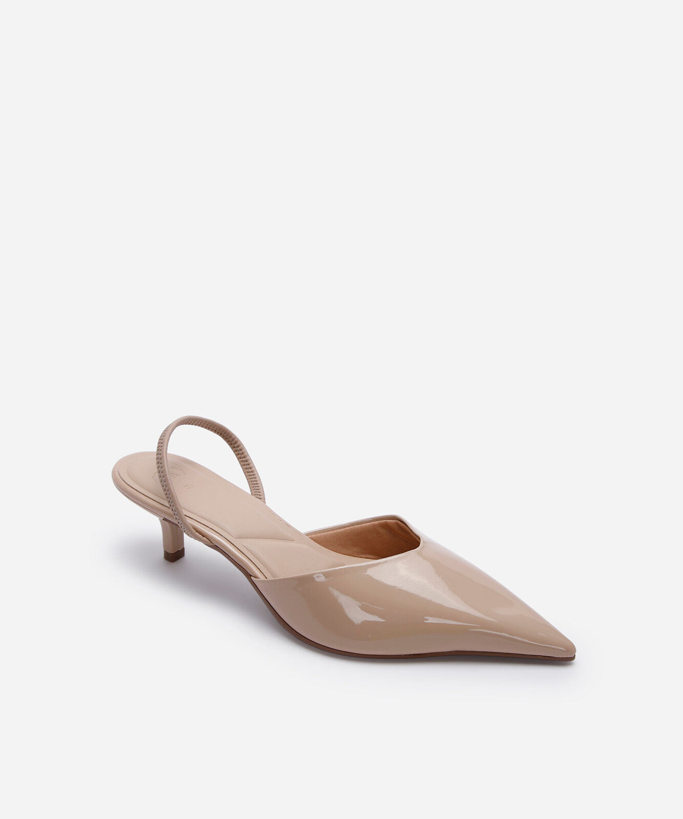 scarpin slingback bico fino salto baixo bege