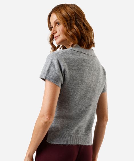 polo feminina de tricot manga curta com fendas cinza