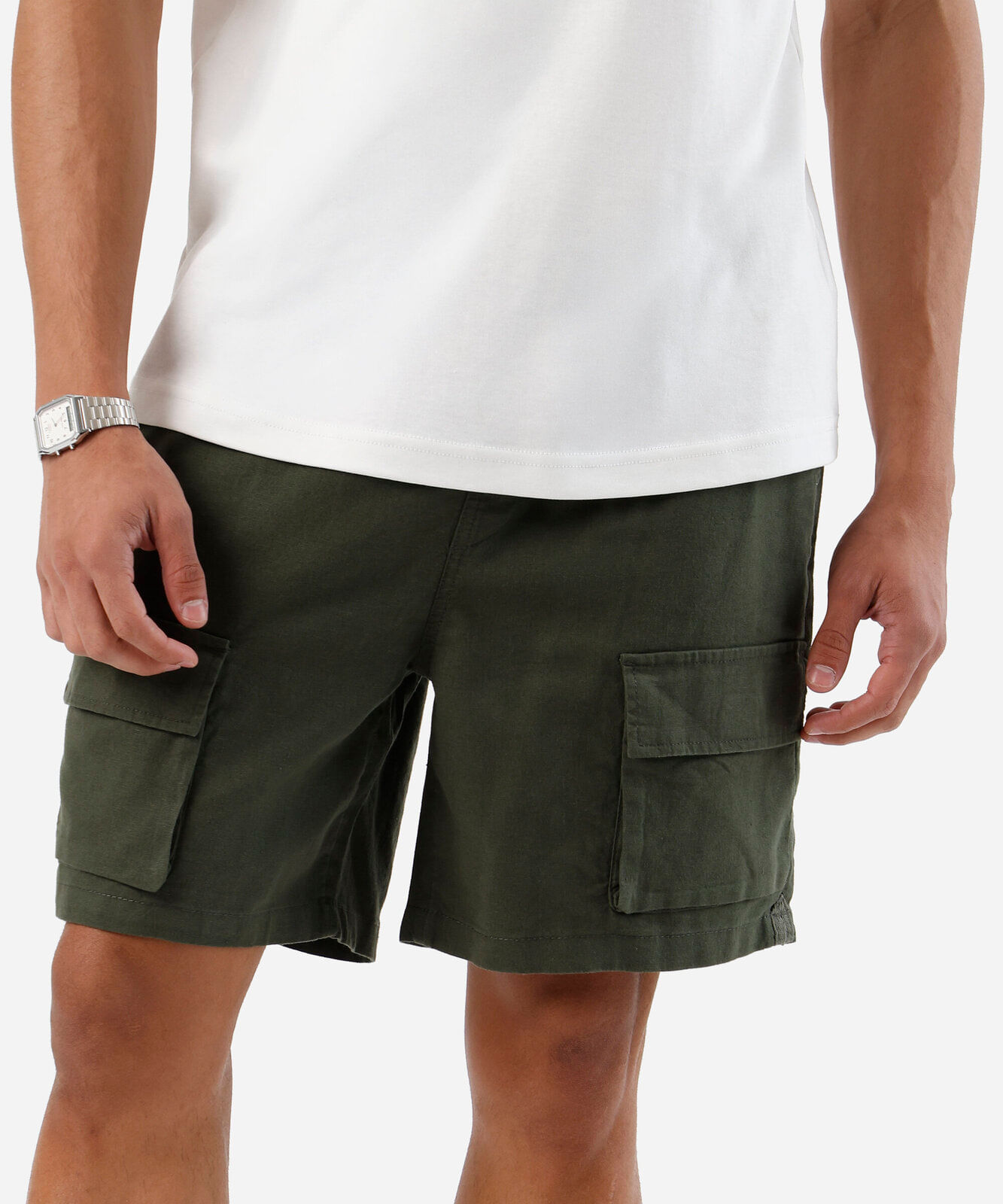 Bermuda masculina relaxed com linho cargo verde