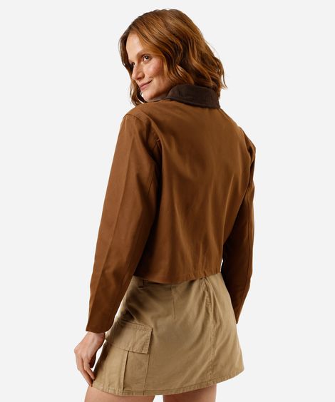 jaqueta cropped feminina com gola cotelê marrom