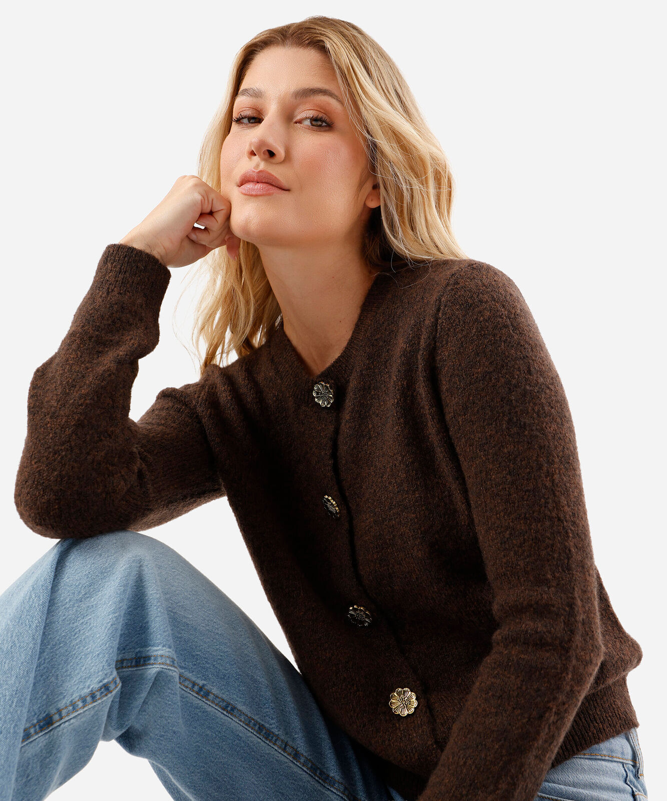 cardigan feminino de tricot decote redondo texturizado marrom