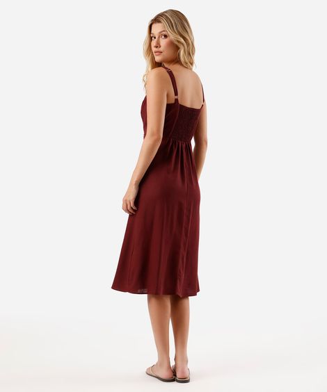 vestido midi feminino com linho e fenda vinho