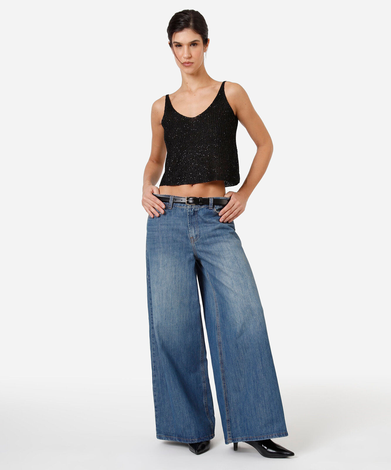 regata cropped feminina de tricot com paetê preta