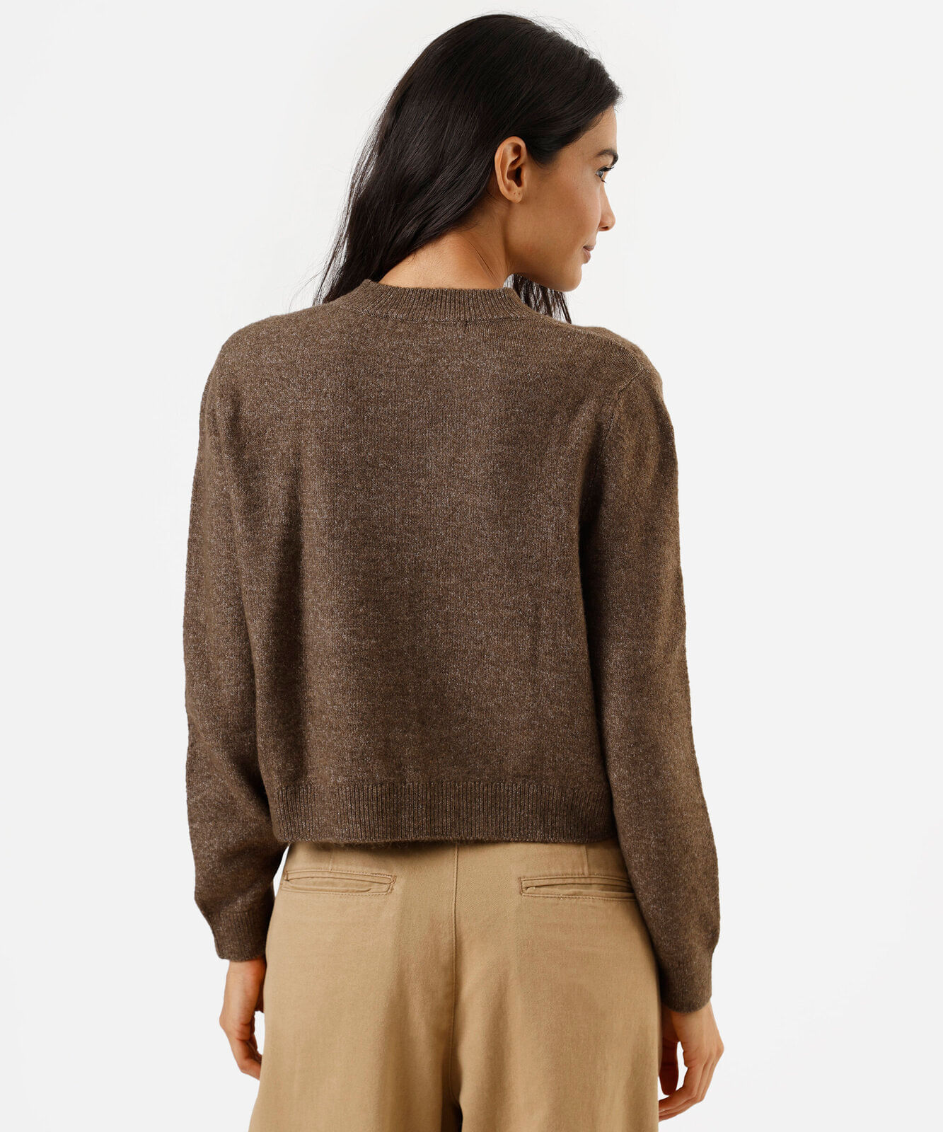 suéter básico feminino cropped de tricot marrom