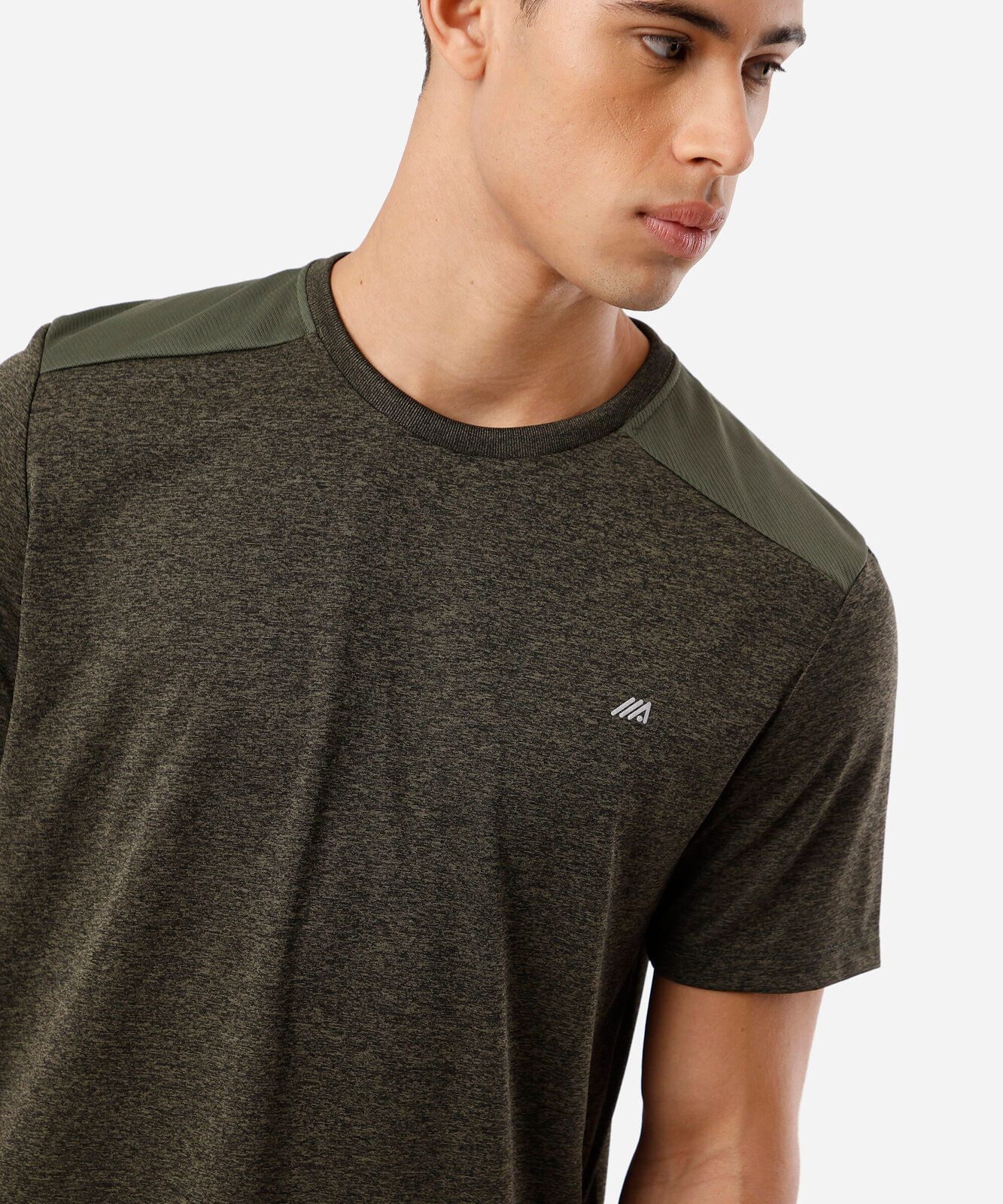 camiseta masculina esportiva com recorte verde