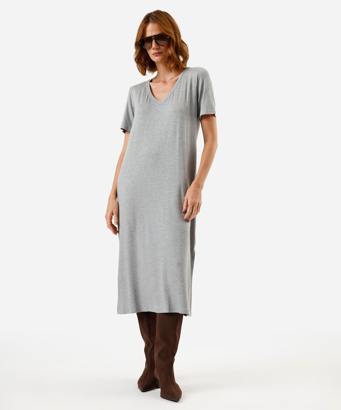 vestido midi básico de viscose decote v cinza
