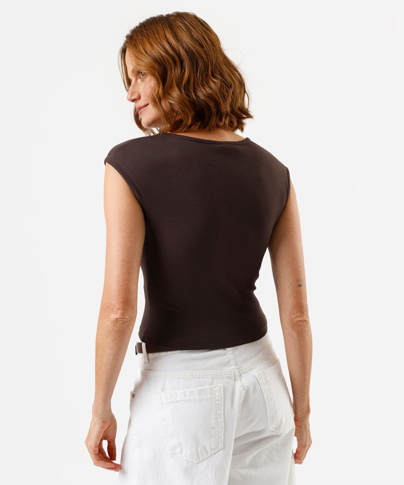 blusa feminina de algodão decote v manga curta canelada marrom
