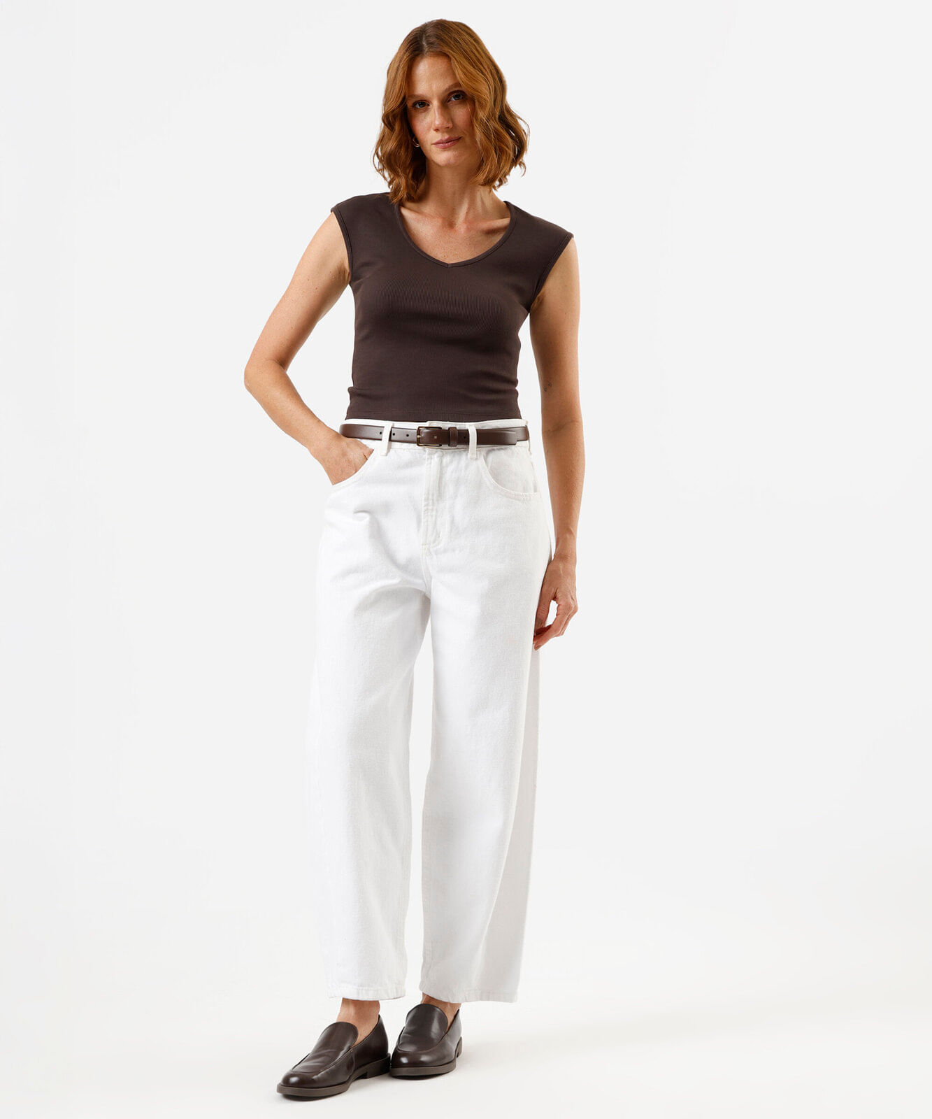 blusa feminina de algodão decote v manga curta canelada marrom