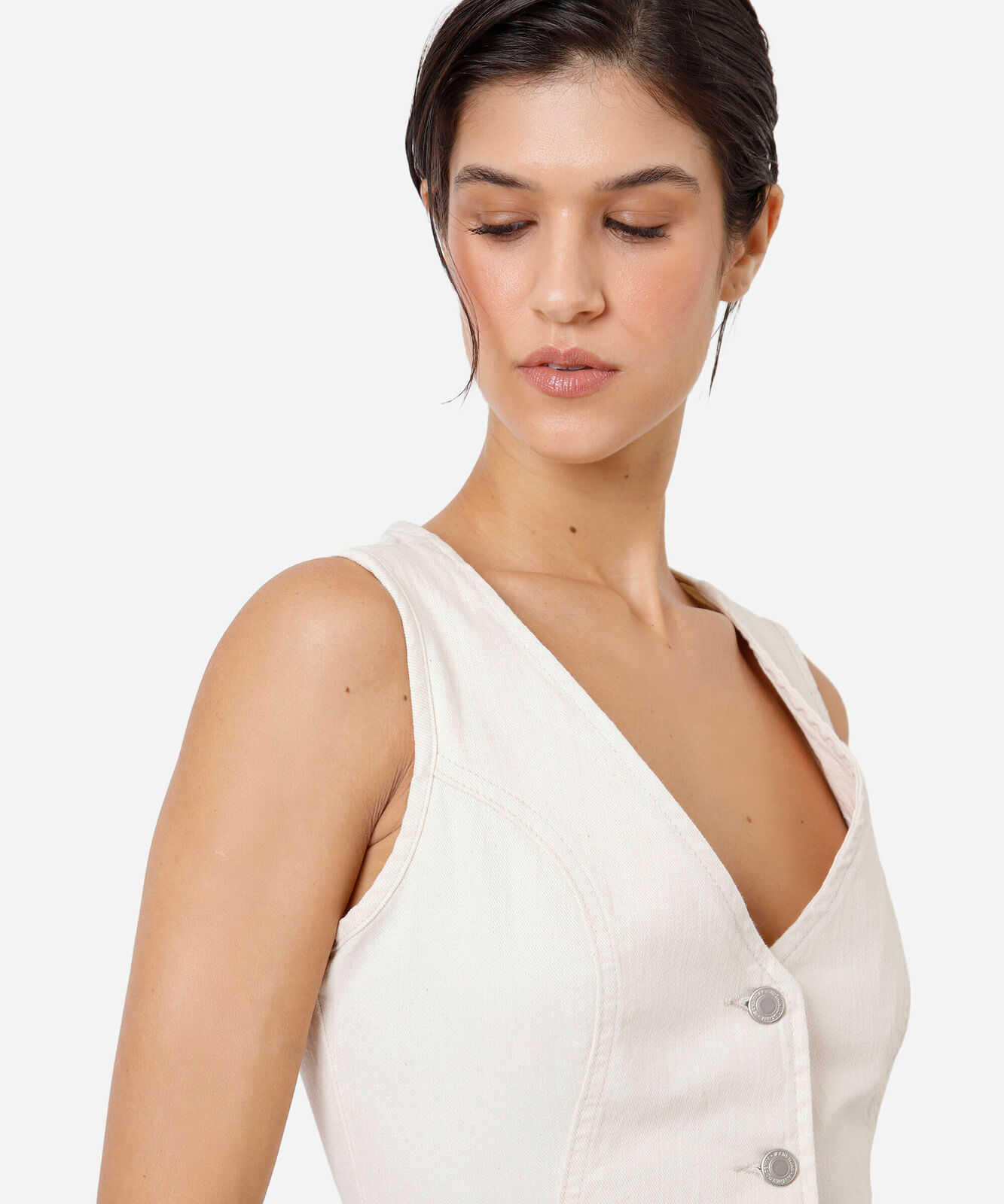 vestido curto feminino de sarja decote v bege