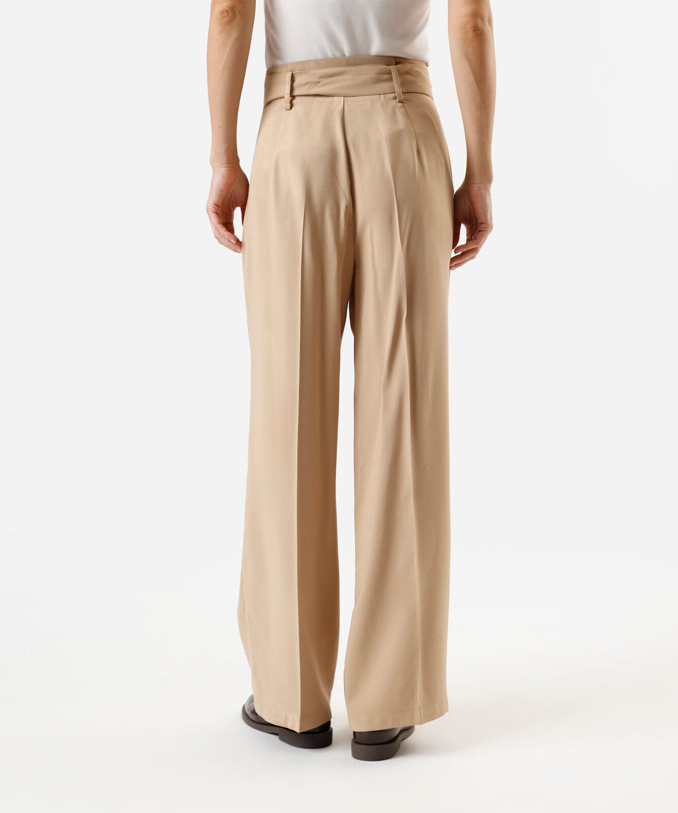 calça de alfaiataria wide leg feminina com viscose e faixa bege