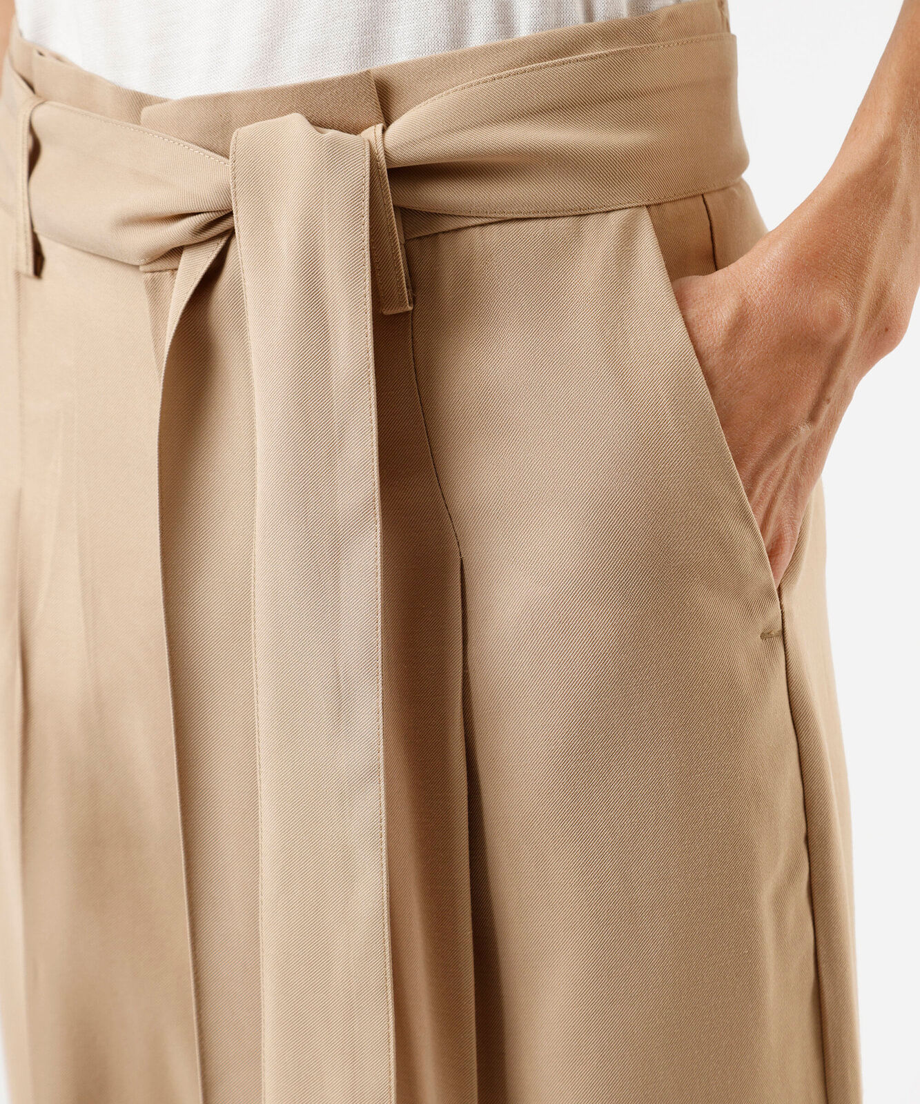 calça de alfaiataria wide leg feminina com viscose e faixa bege