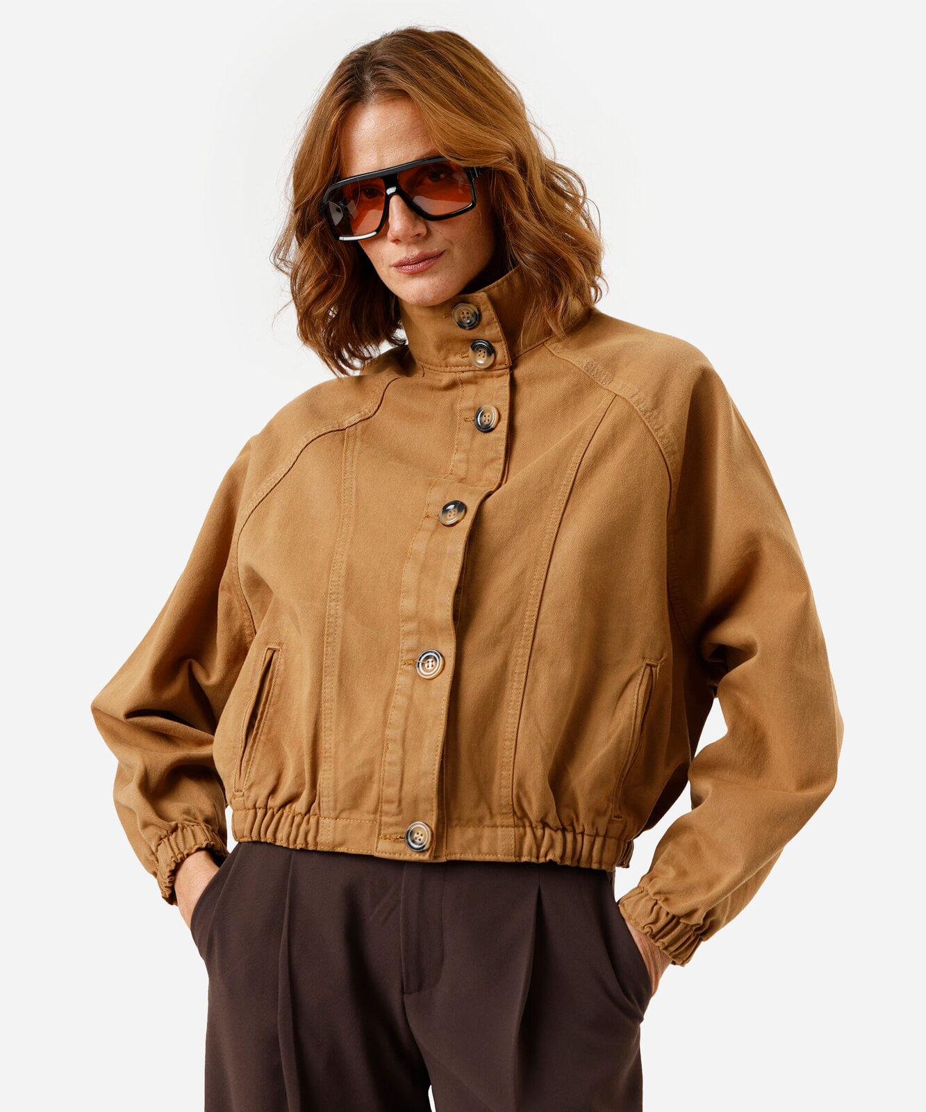 jaqueta bomber feminina de sarja gola funnel neck marrom