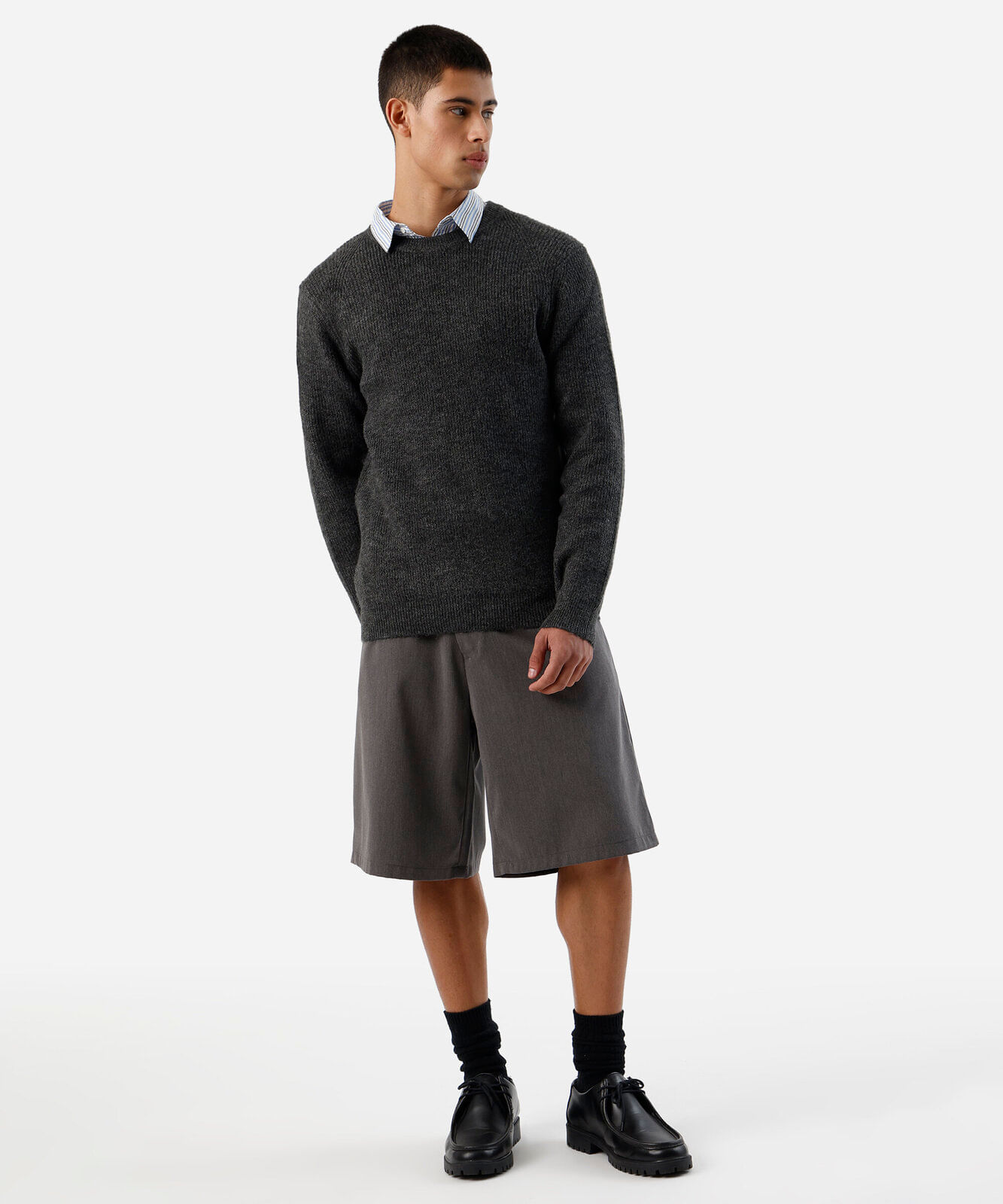 suéter masculino de tricot canelado cinza