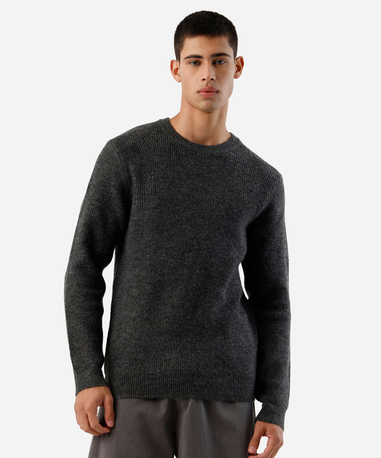 suéter masculino de tricot canelado cinza