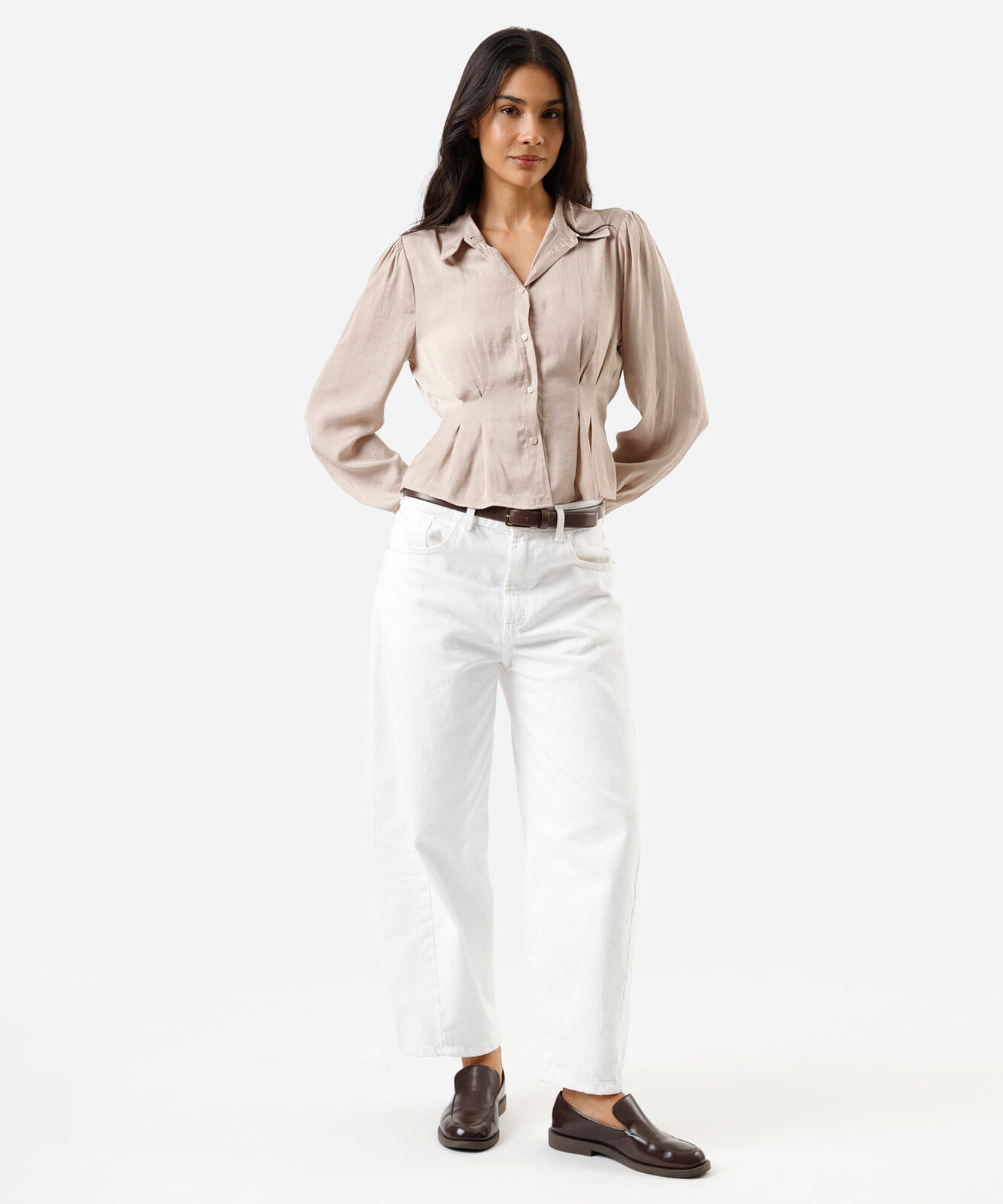 camisa feminina manga longa com pregas acetinada bege