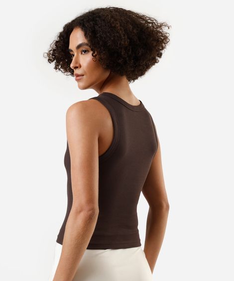 regata feminina de algodão decote redondo canelada marrom