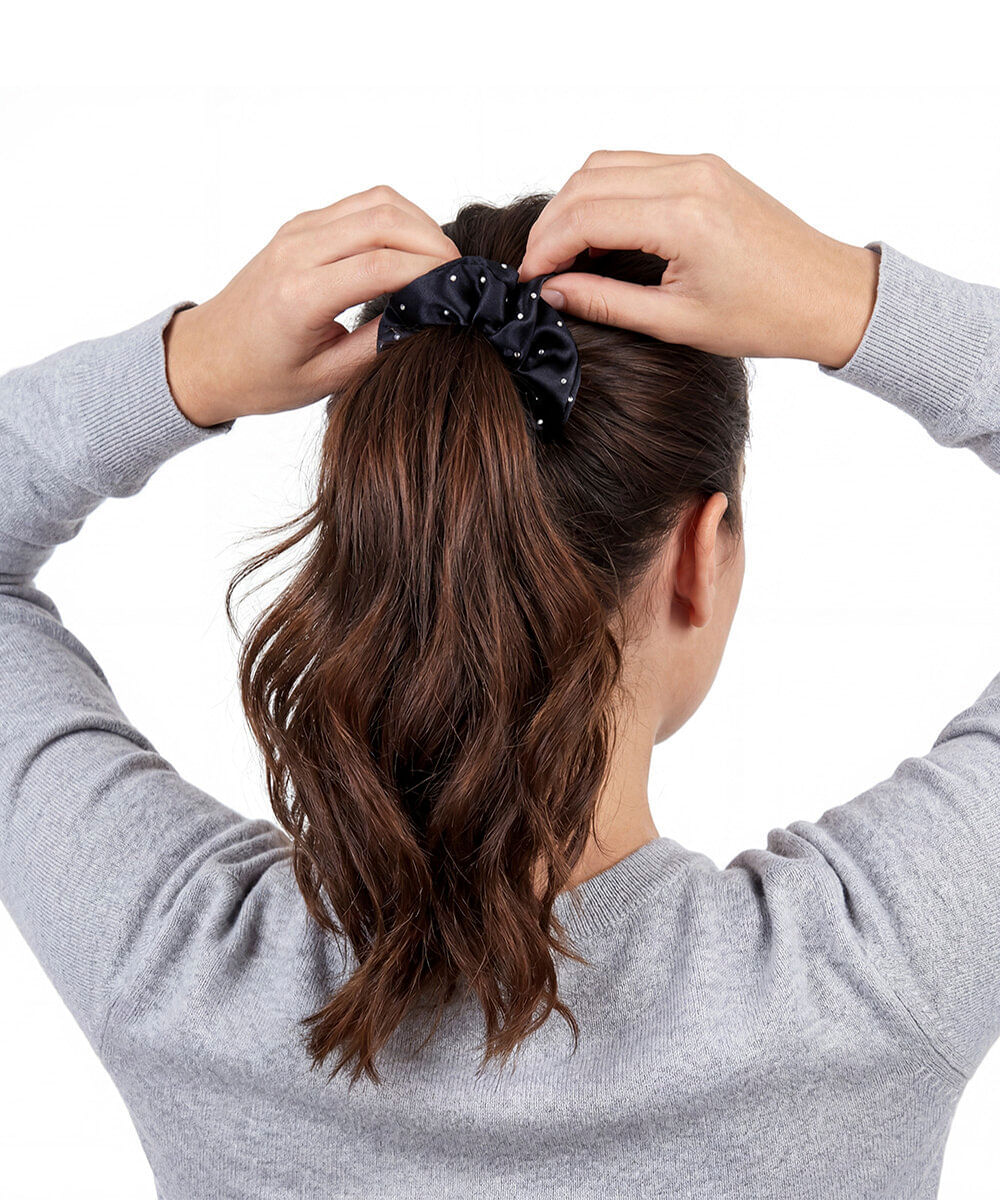 elástico de cabelo scrunchie com strass preto