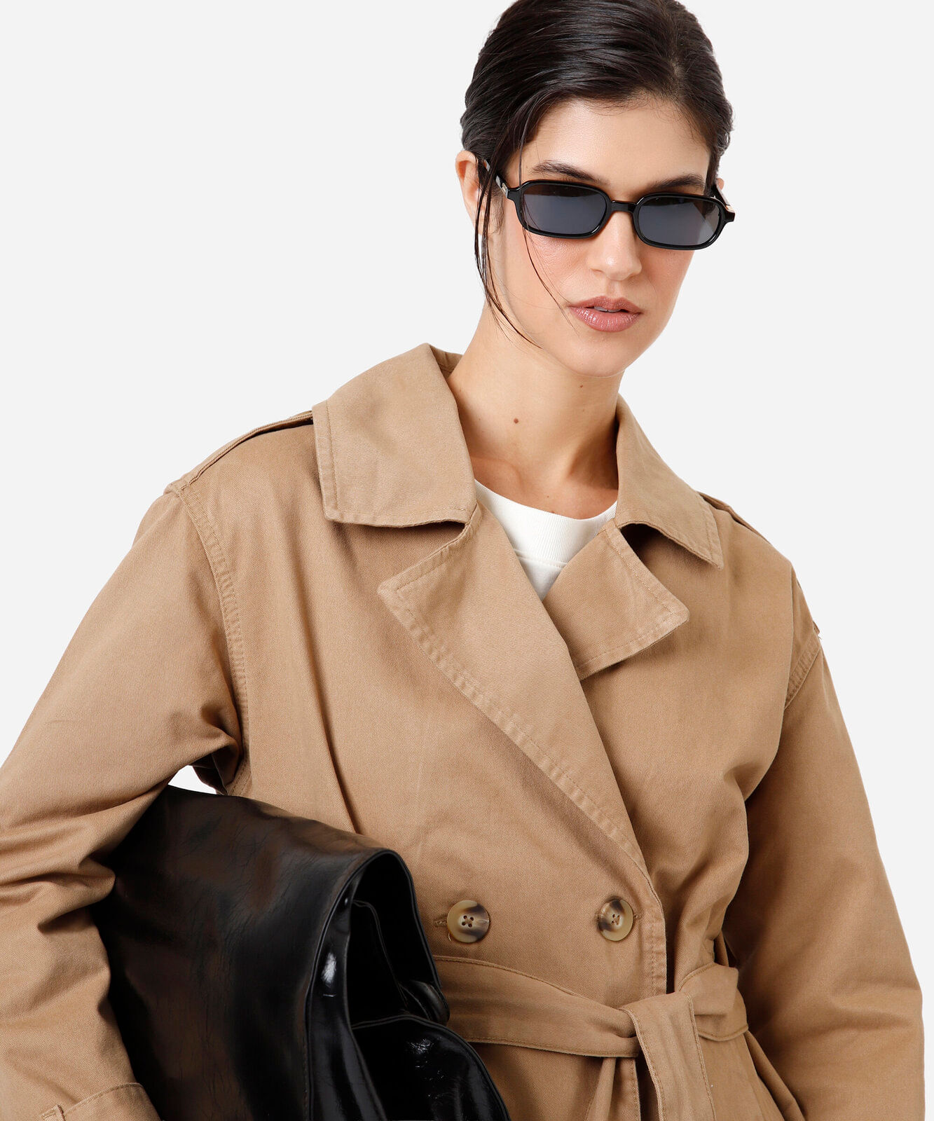 casaco trench coat curto feminino de sarja bege