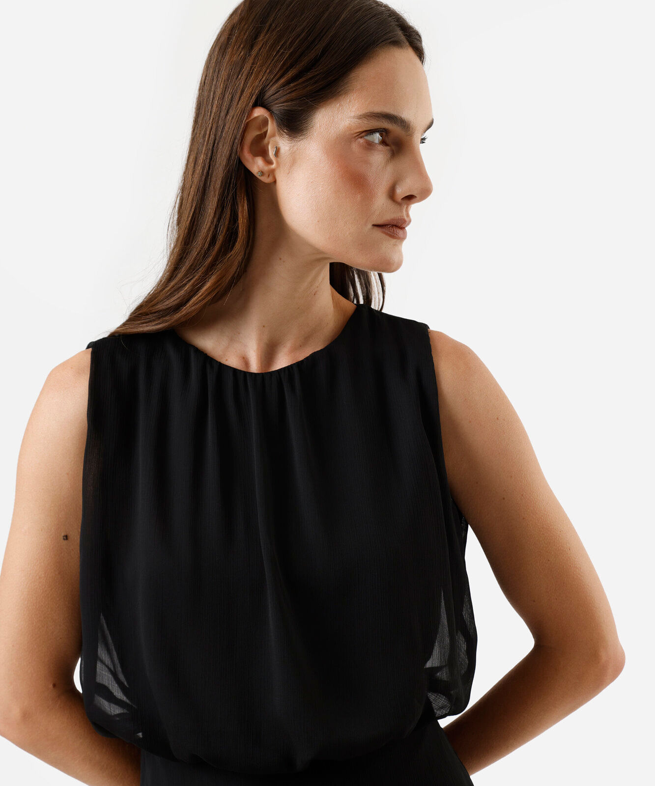 vestido curto feminino blusê decote redondo preto