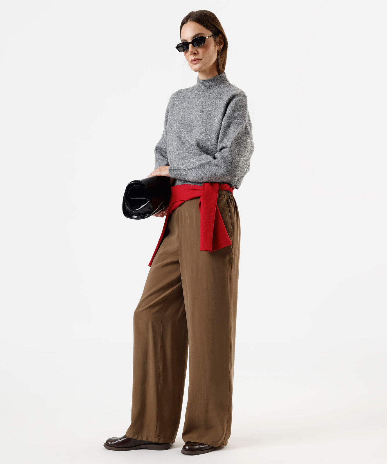 suéter oversized feminino de tricot gola alta cinza