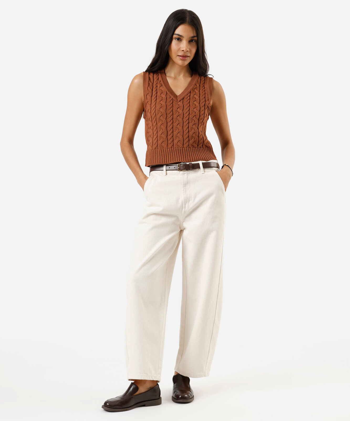 colete feminino de tricot decote v texturizado marrom