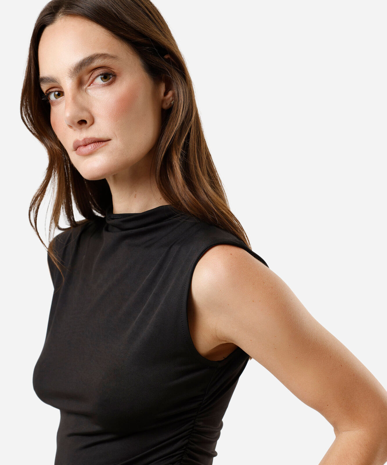 blusa feminina gola alta franzida preta