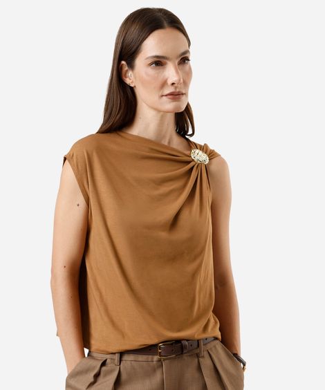 blusa feminina de viscose com fivela orgânica marrom