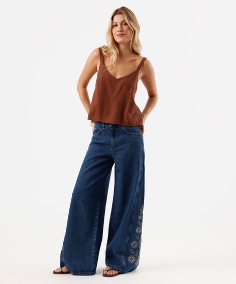 calça wide leg feminina jeans com recorte e bordado floral azul
