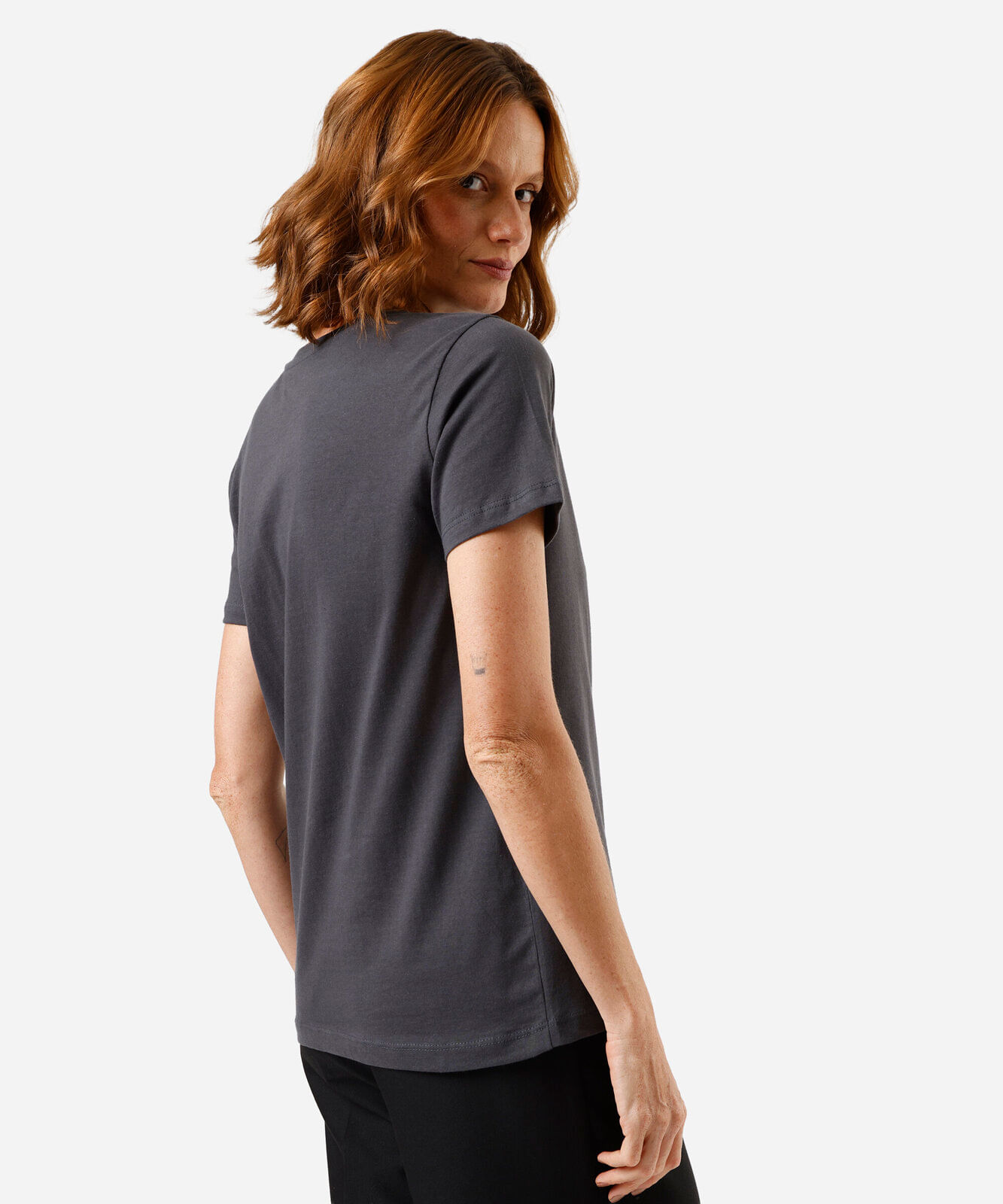 camiseta feminina de algodão manga curta estampada cinza
