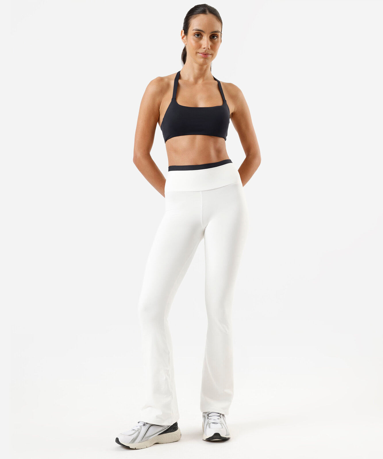calça flare esportiva feminina de poliamida off white