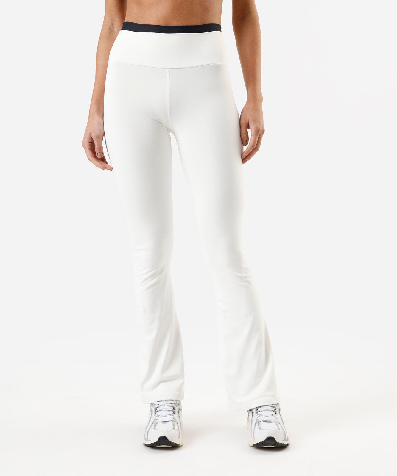 calça flare esportiva feminina de poliamida off white