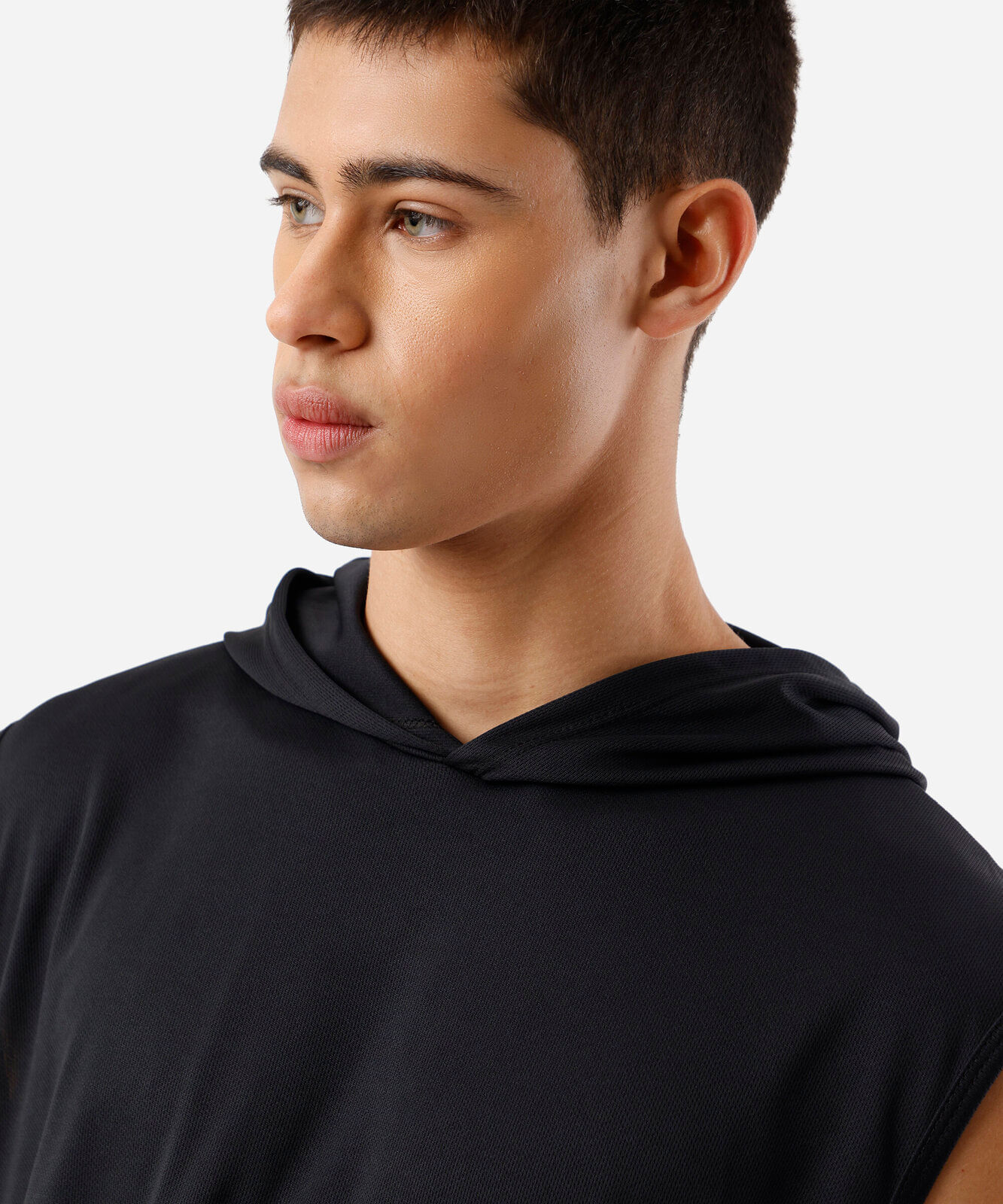 regata esportiva masculina com capuz cinza