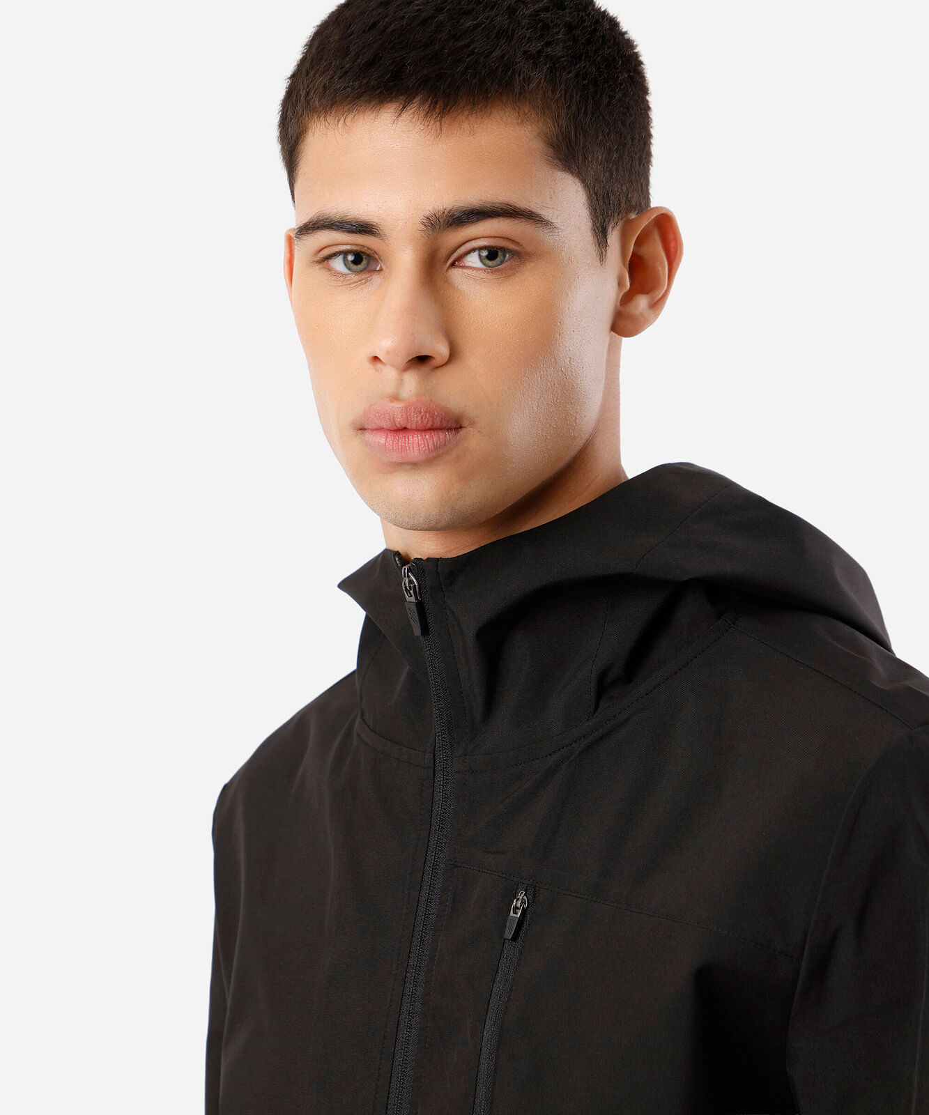 jaqueta esportiva masculina com capuz preta