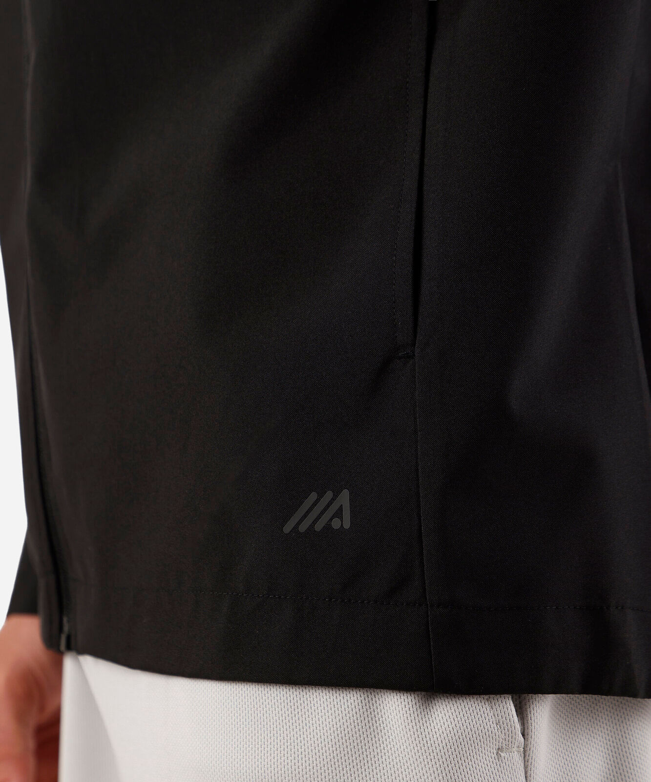 jaqueta esportiva masculina com capuz preta