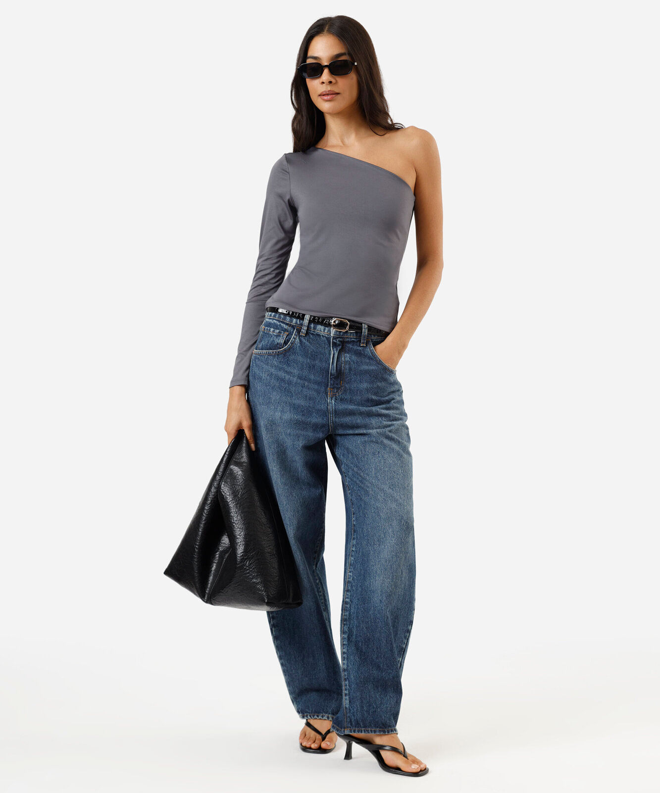 blusa ombro único feminina manga longa cinza