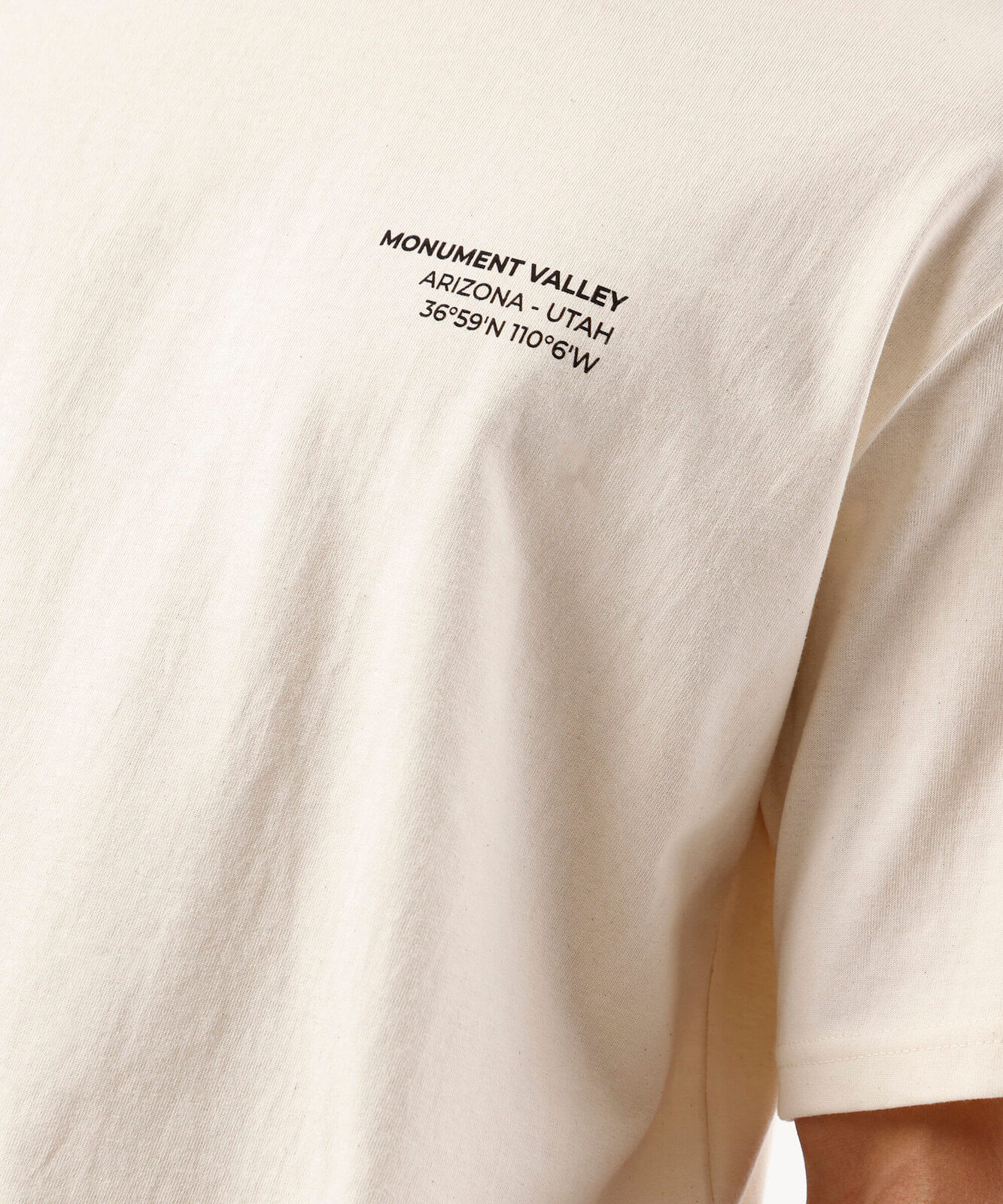 camiseta masculina de algodão manga curta estampada bege