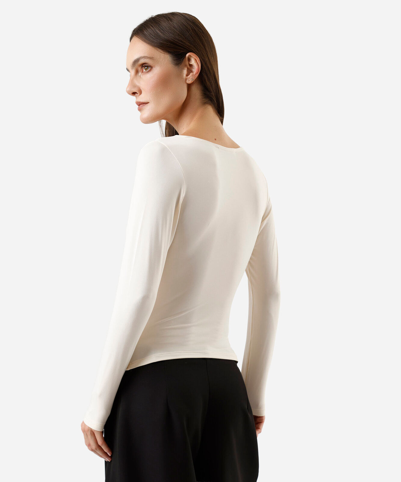 blusa feminina decote degagê manga longa off white