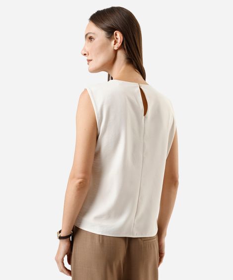 blusa feminina com pregas decote redondo bege