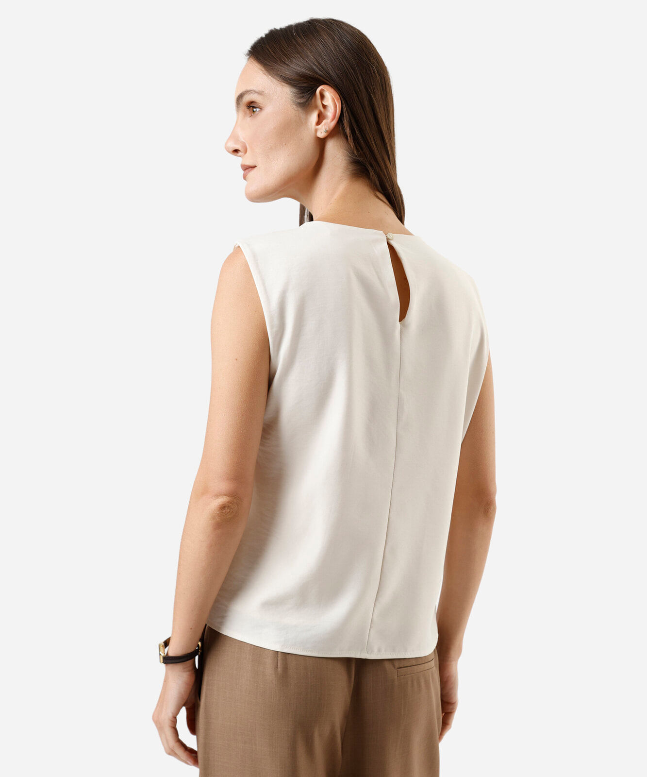 blusa feminina com pregas decote redondo bege