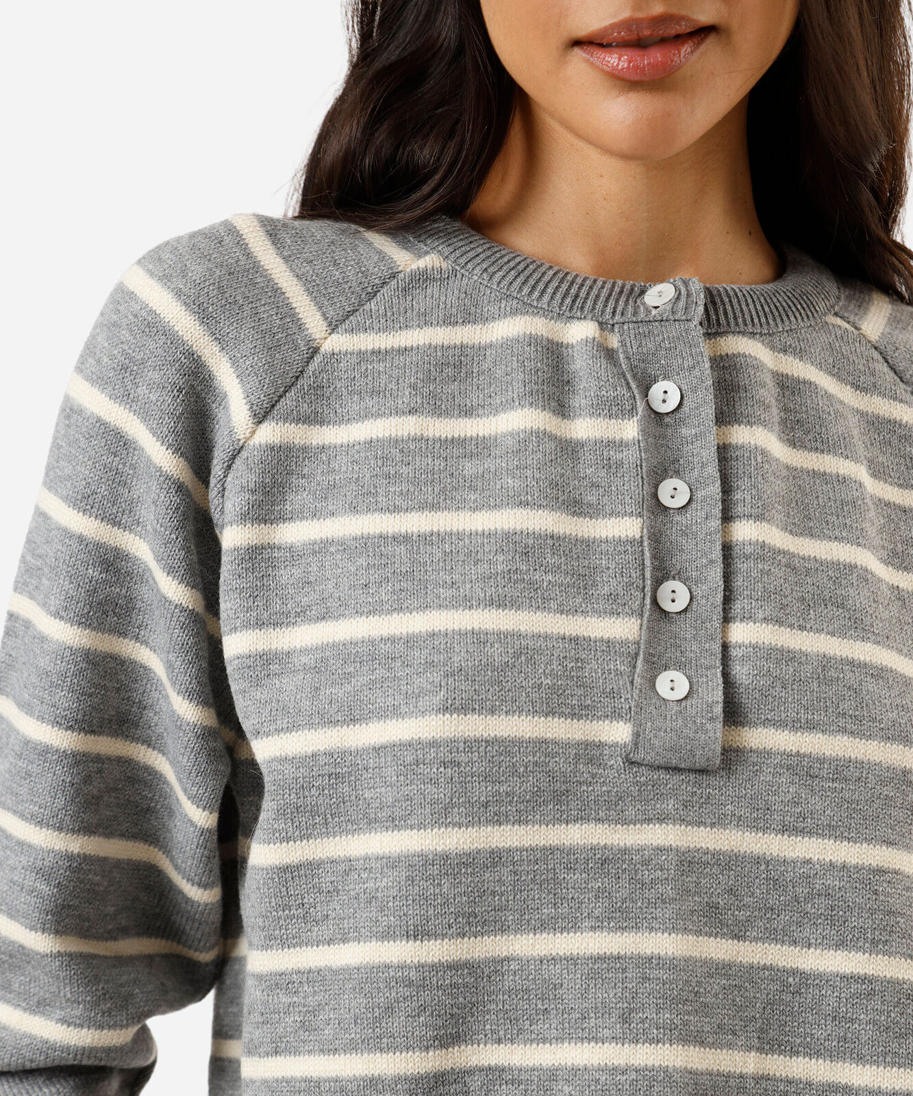 suéter feminino de tricot listrado cinza